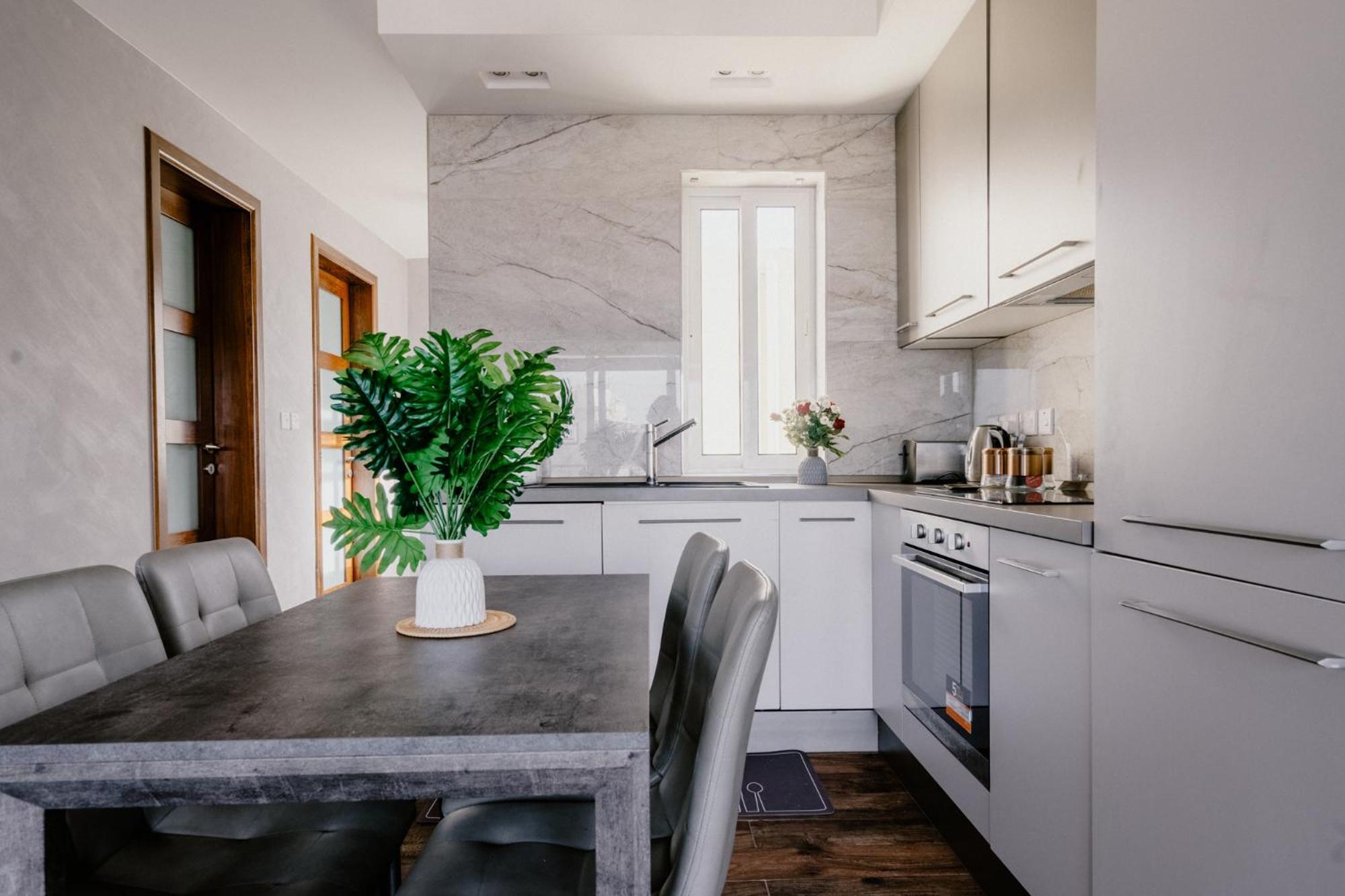 La88 Bayview Penthouse With Jacuzzi Daire Sliema Dış mekan fotoğraf